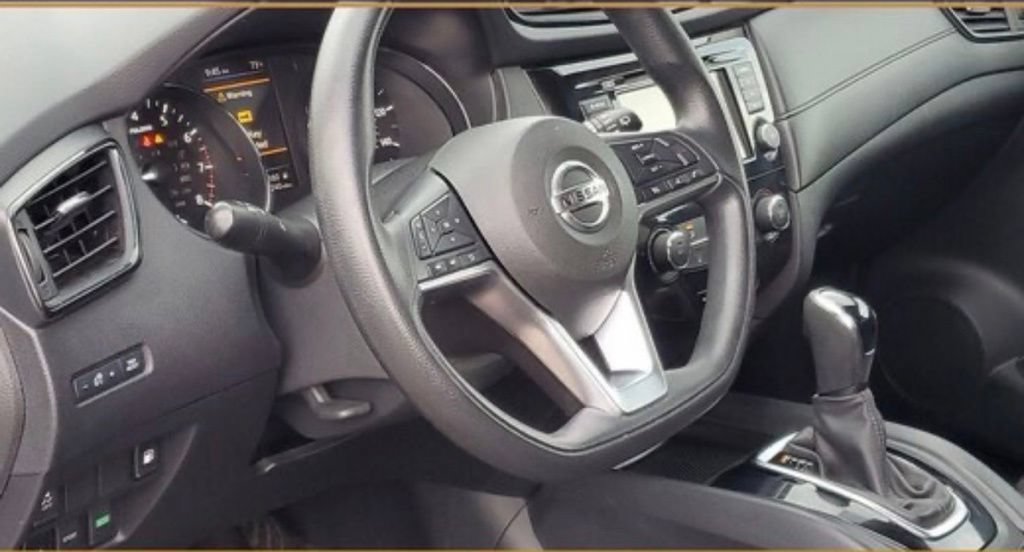 Used 2018 Nissan Rogue S AWD/4WD image 15
