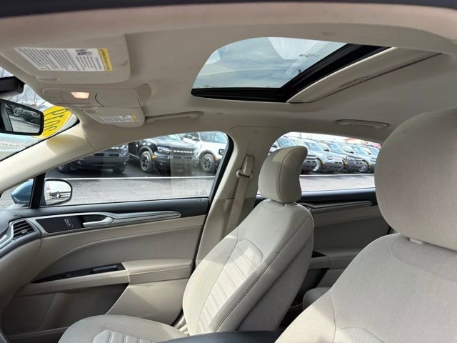Used 2019 Ford Fusion SE image 15