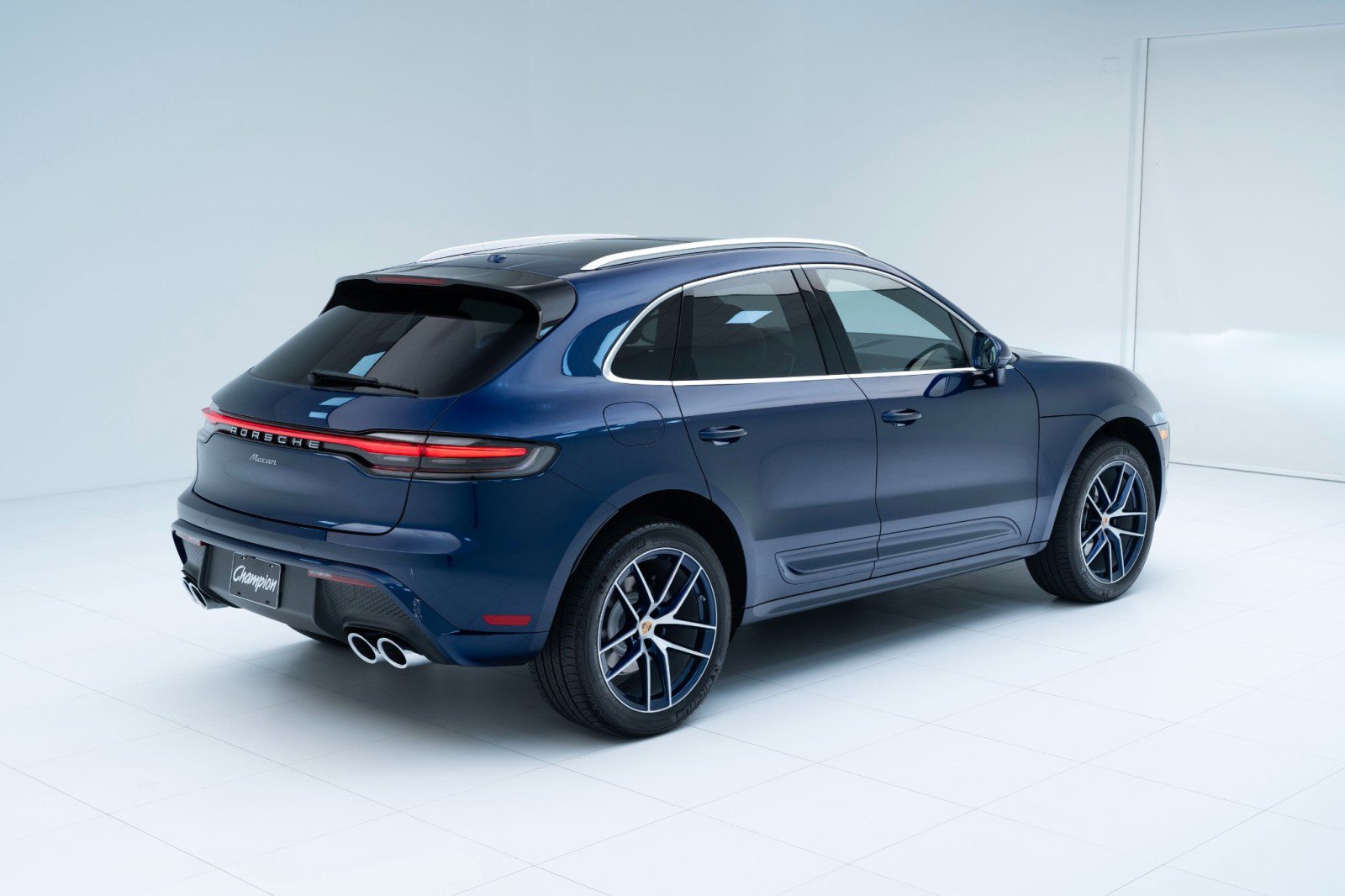 New 2025 Porsche Macan image 9