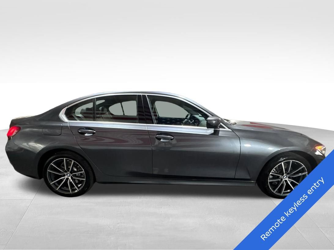 Used 2019 BMW 330i xDrive Sedan w/ Convenience Package image 4