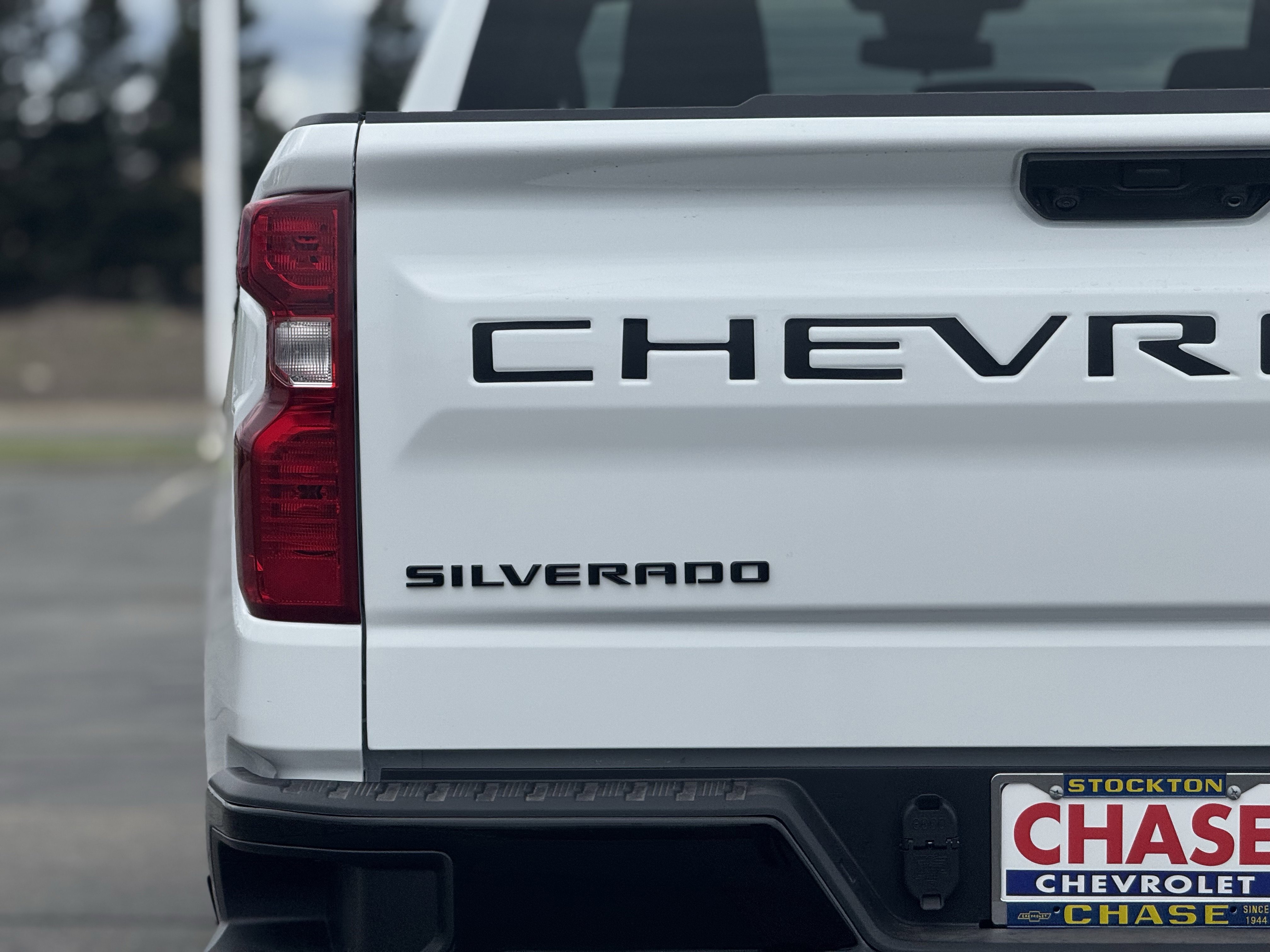 New 2026 Chevrolet Silverado 1500 Custom Trail Boss w/ LPO, Dark Essentials Package AWD/4WD image 7