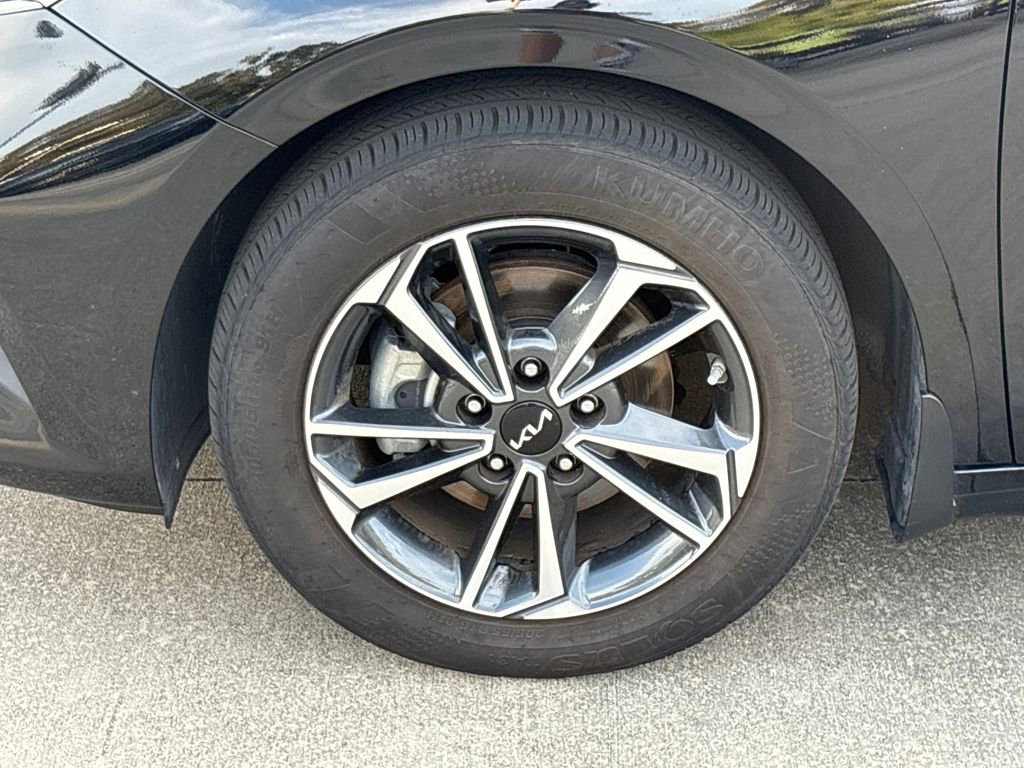 Used 2024 Kia Forte LXS image 11