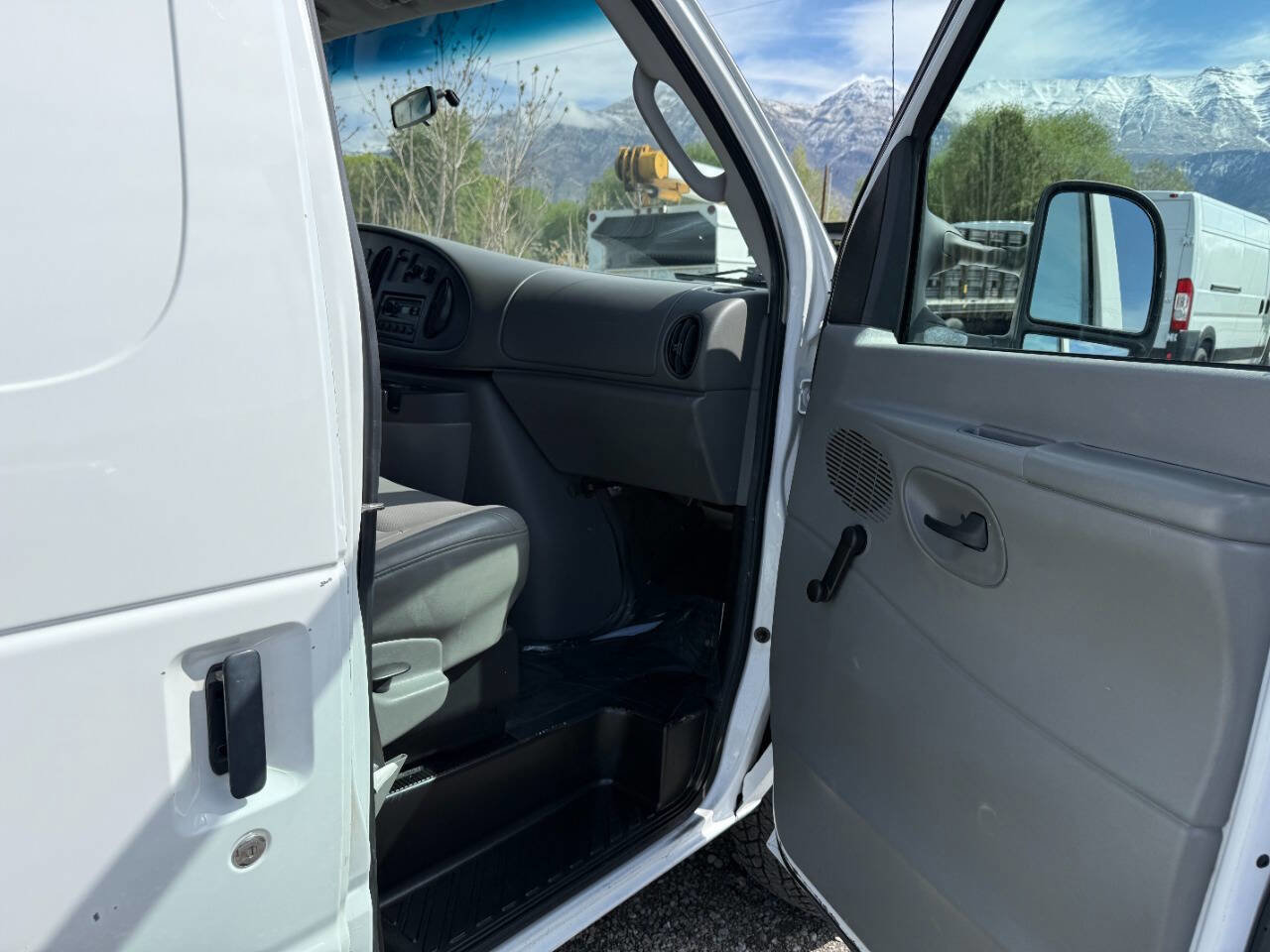 Used 2008 Ford E-250 and Econoline 250 RWD image 17