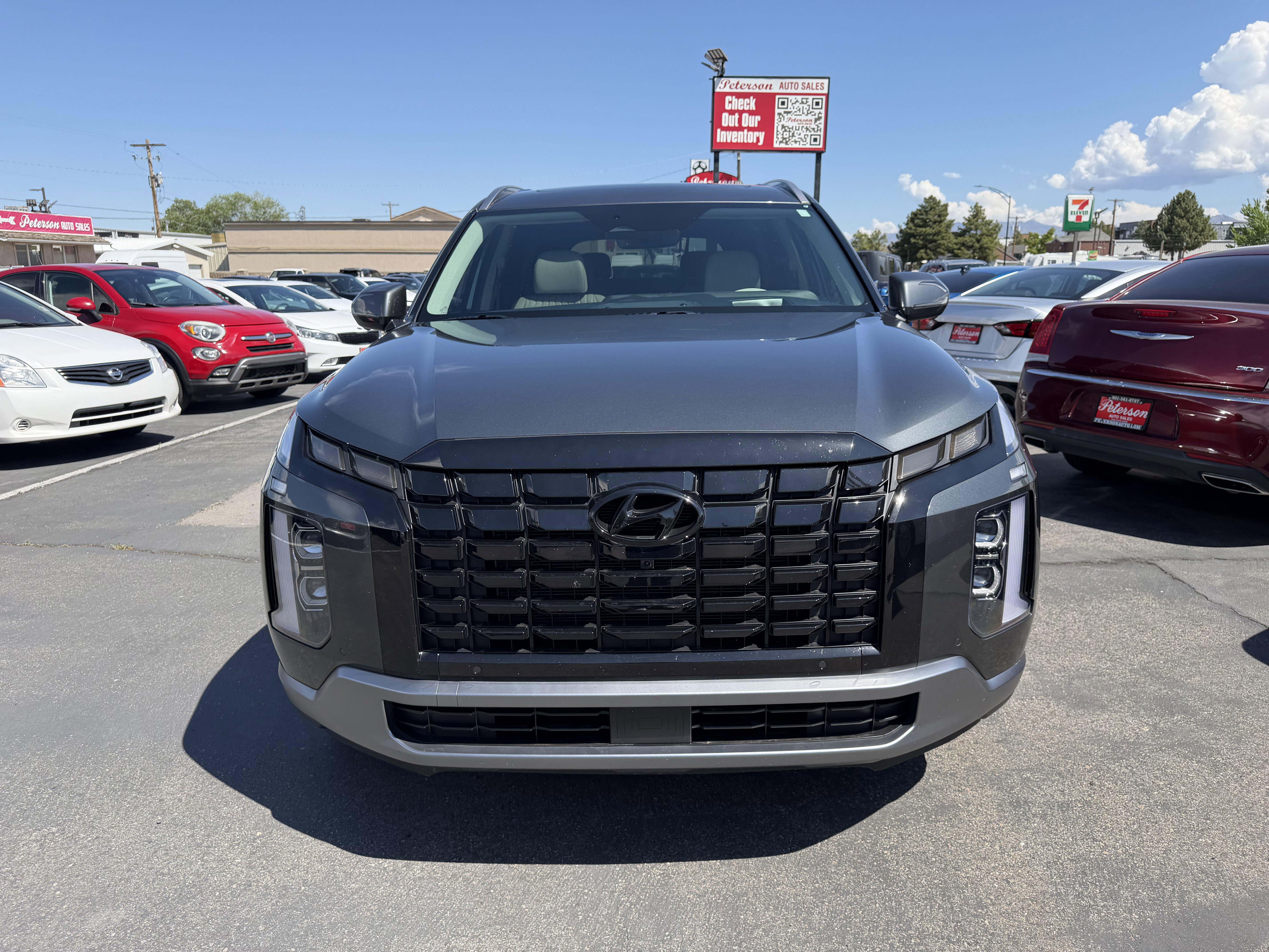 Used 2023 Hyundai Palisade Limited AWD/4WD image 2