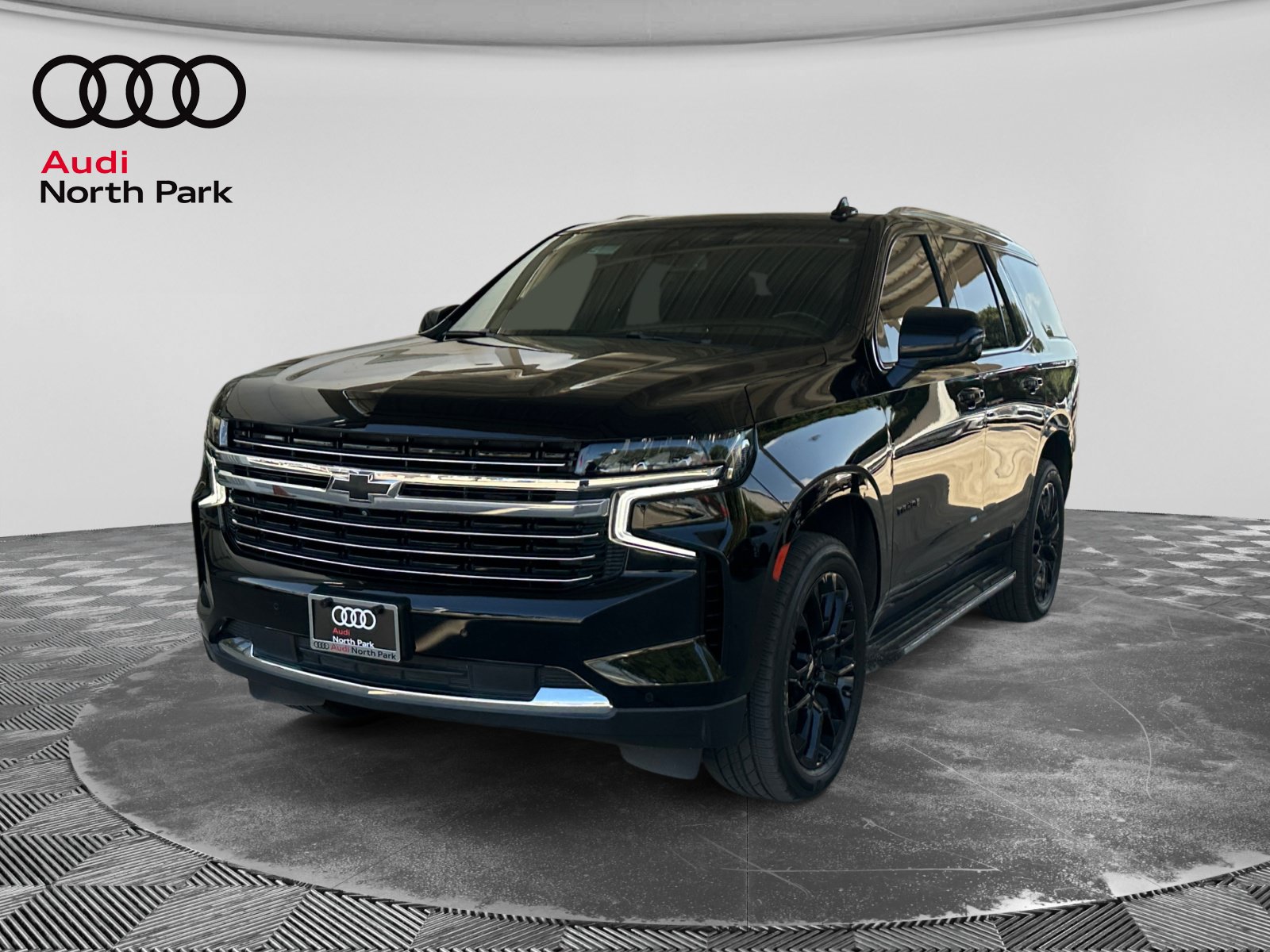 Used 2022 Chevrolet Tahoe LT w/ Luxury Package RWD image 1