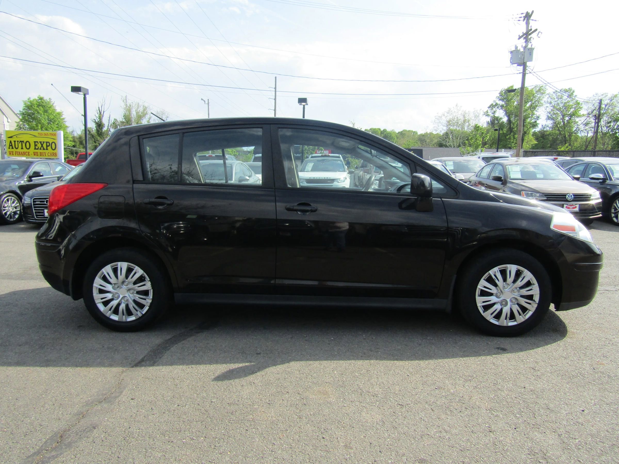Used 2012 Nissan Versa 1.8 S w/ Plus Pkg FWD image 9
