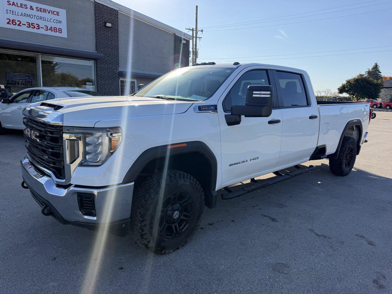 Used 2020 GMC Sierra 2500 4x4 Crew Cab w/ Convenience Package image 2