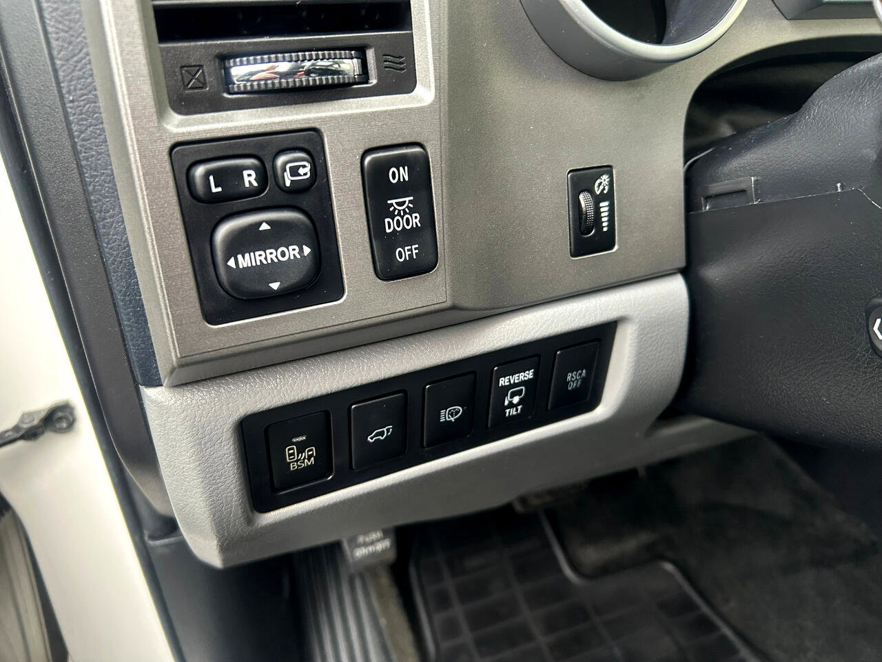 Used 2014 Toyota Sequoia Platinum image 12