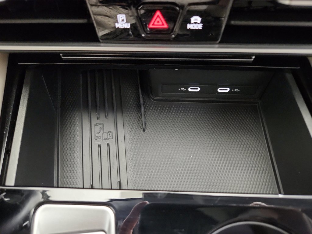 Certified 2025 Volkswagen Atlas SE w/ Panoramic Sunroof Package FWD image 23