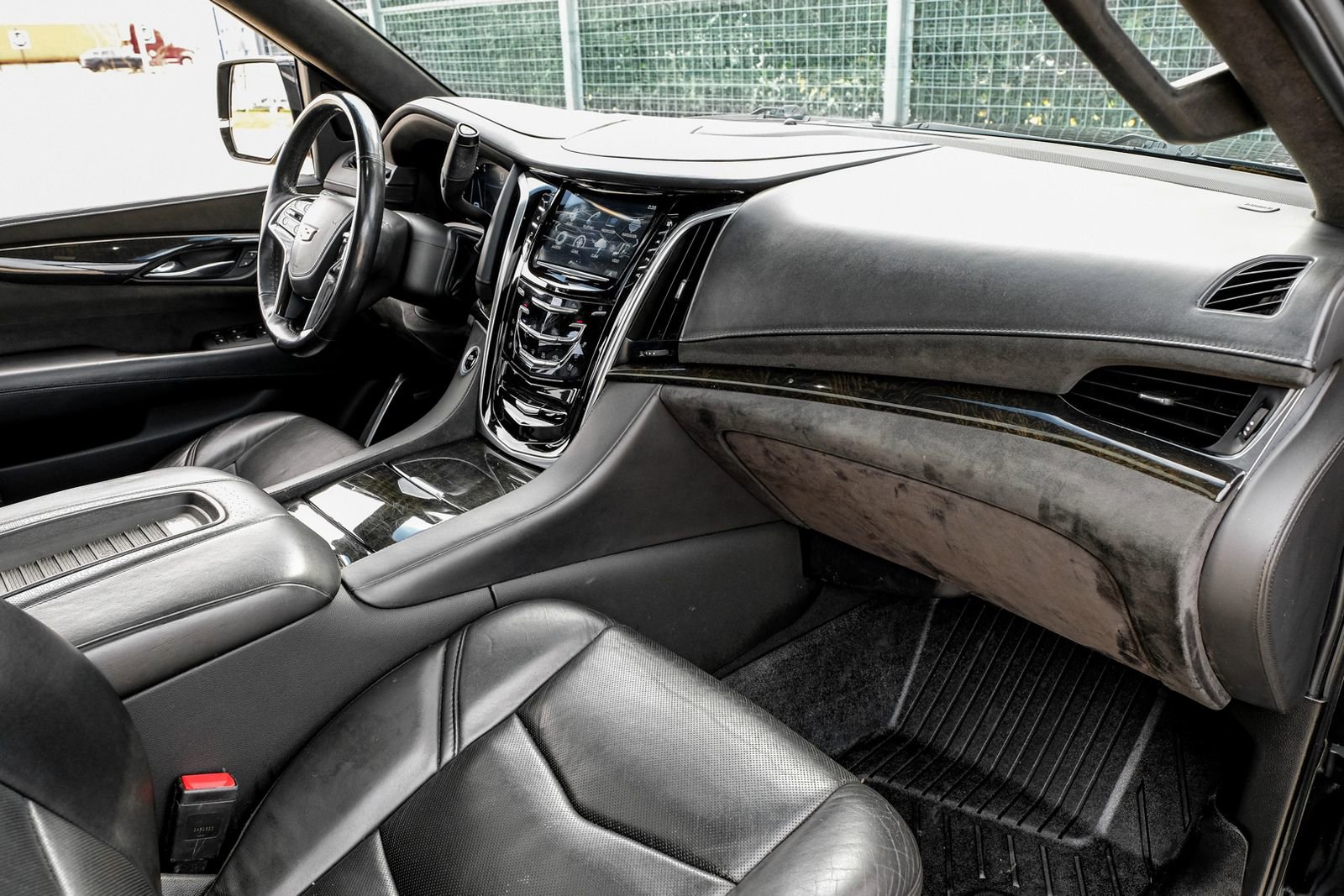 Used 2019 Cadillac Escalade ESV Platinum image 11