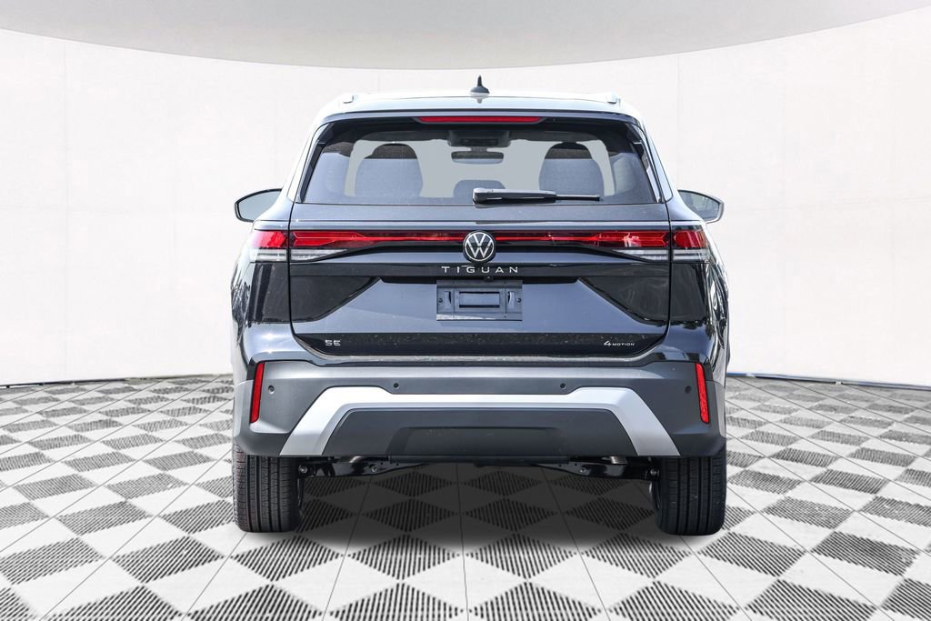 Used 2025 Volkswagen Tiguan SE image 12