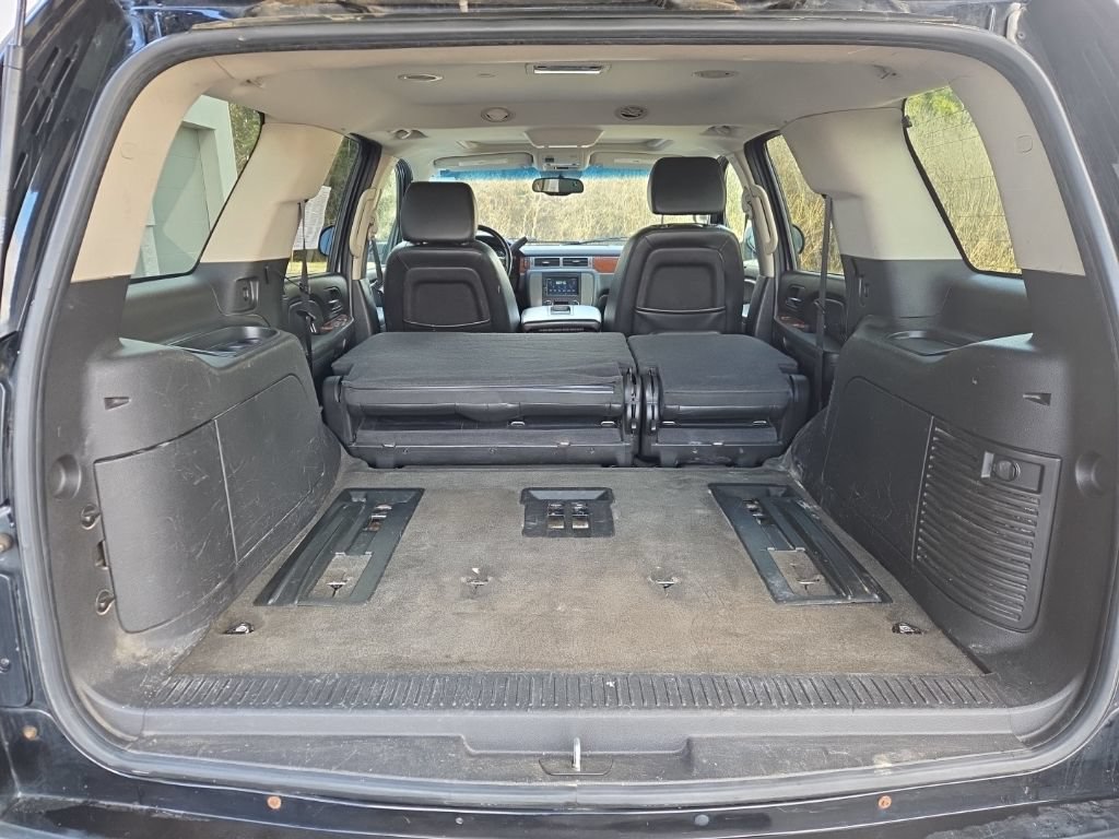 Used 2008 GMC Yukon SLT w/ SLT Preferred Equipment Group AWD/4WD image 27