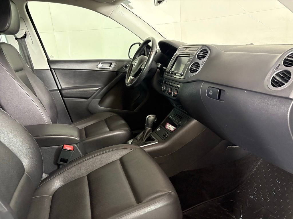 Used 2017 Volkswagen Tiguan Wolfsburg Edition image 14