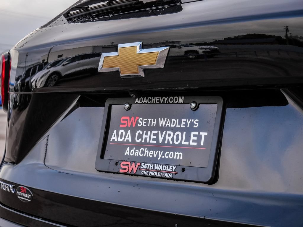 Used 2025 Chevrolet Trax LT FWD image 10