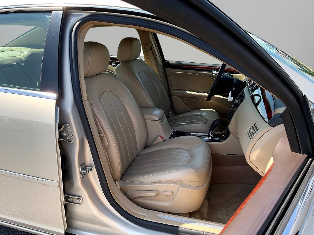 Used 2008 Buick Lucerne CXL w/ Driver Confidence Package FWD image 30