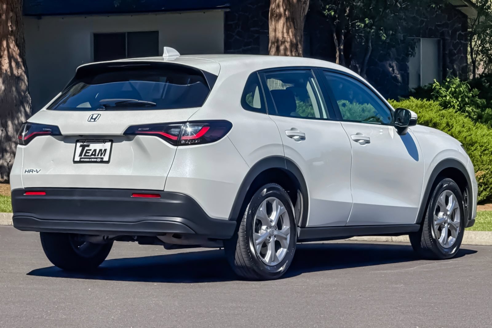 Used 2023 Honda HR-V LX image 4