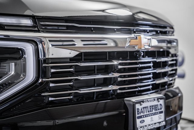 New 2026 Chevrolet Suburban Premier image 15