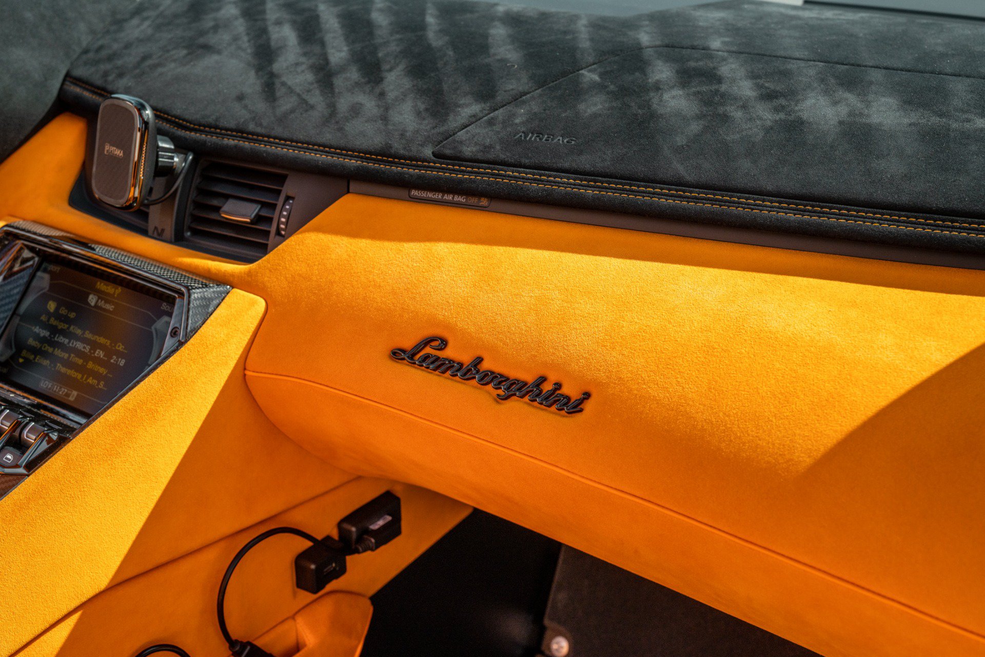 Used 2020 Lamborghini Aventador SVJ AWD/4WD image 12