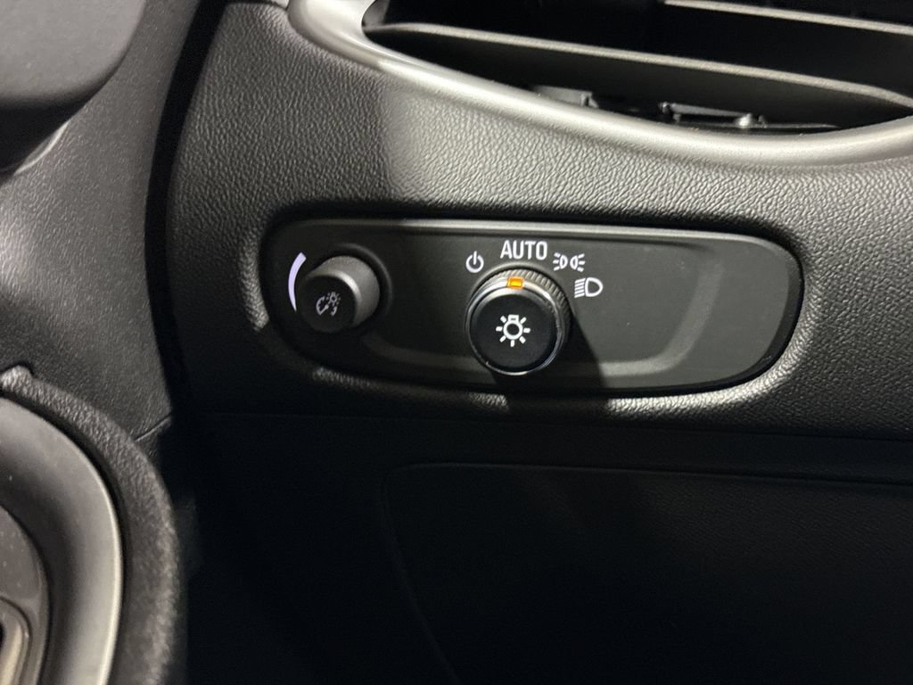 Used 2022 Chevrolet Malibu LT FWD image 18