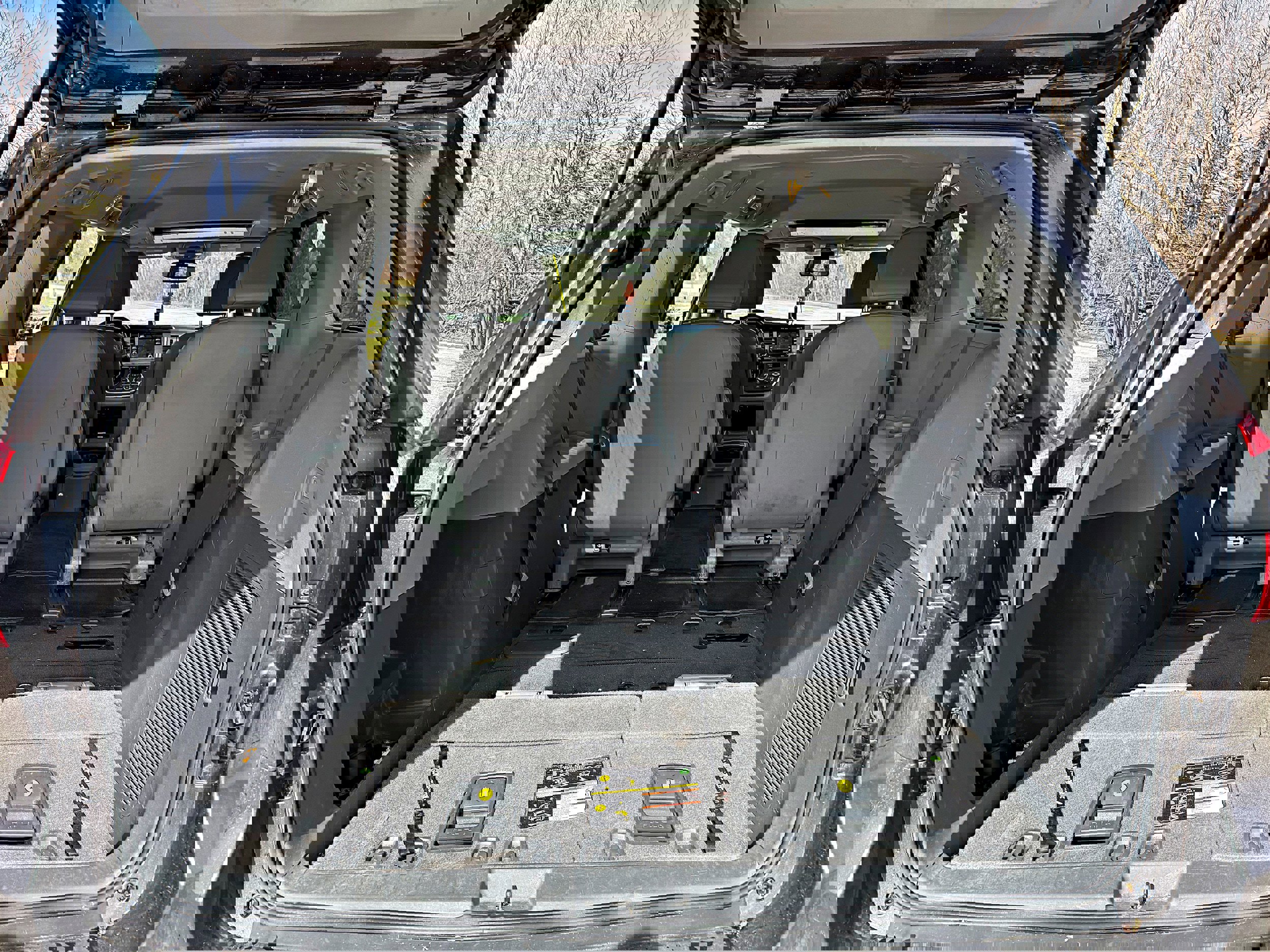 Used 2020 Toyota Sienna XLE w/ Carpet Mat Package image 20