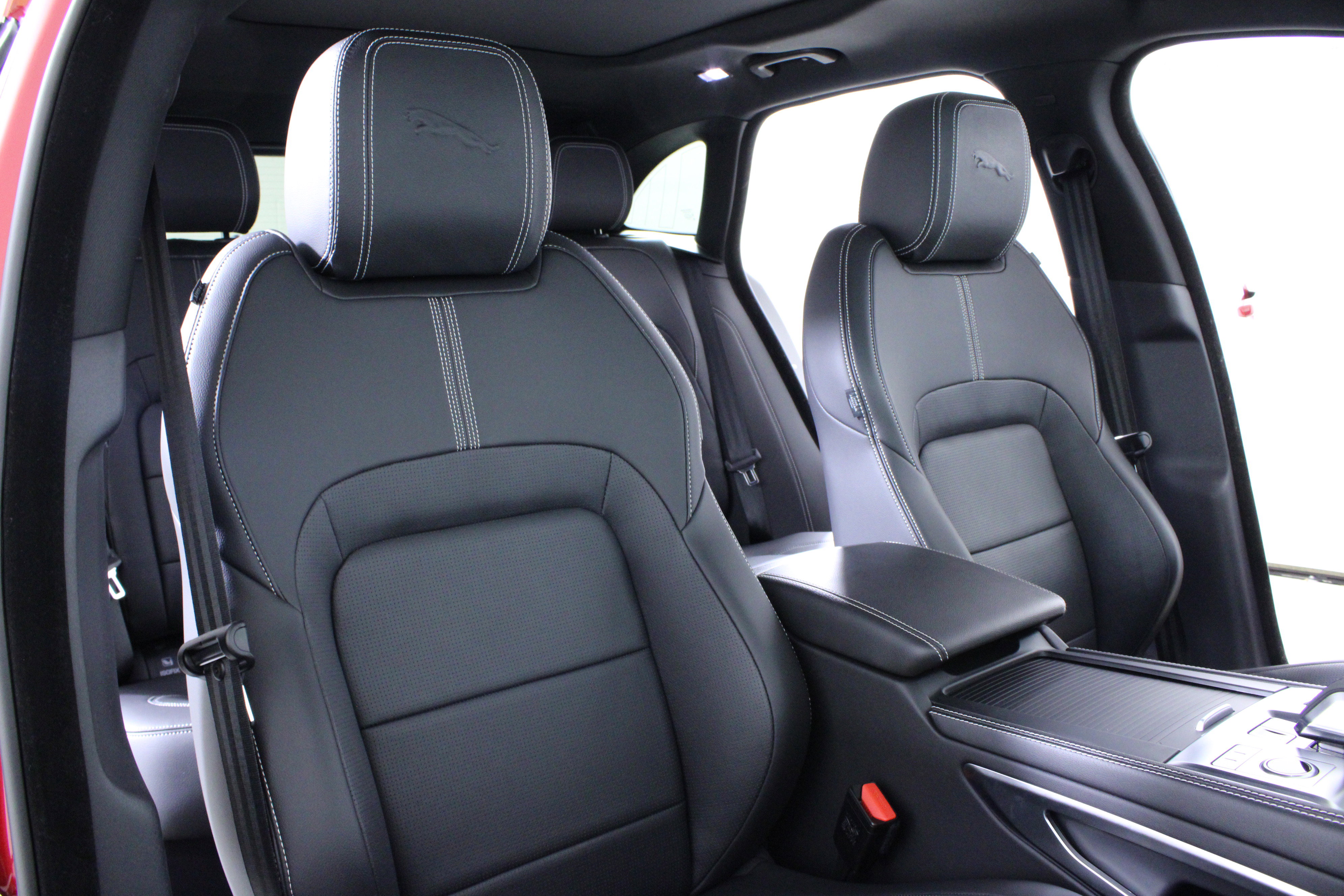 Certified 2026 Jaguar F-PACE R-Dynamic S image 17