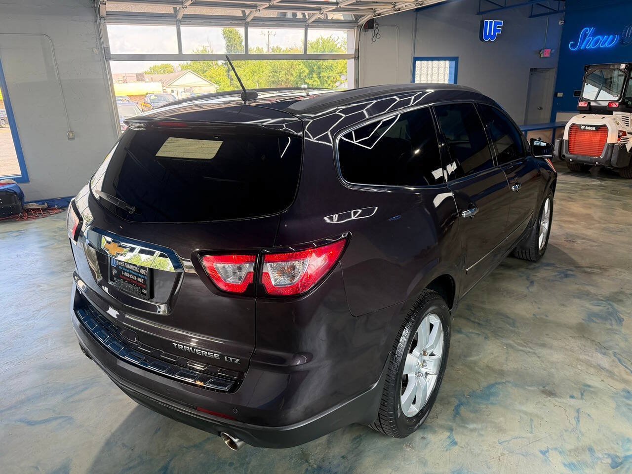 Used 2015 Chevrolet Traverse LTZ AWD/4WD image 12