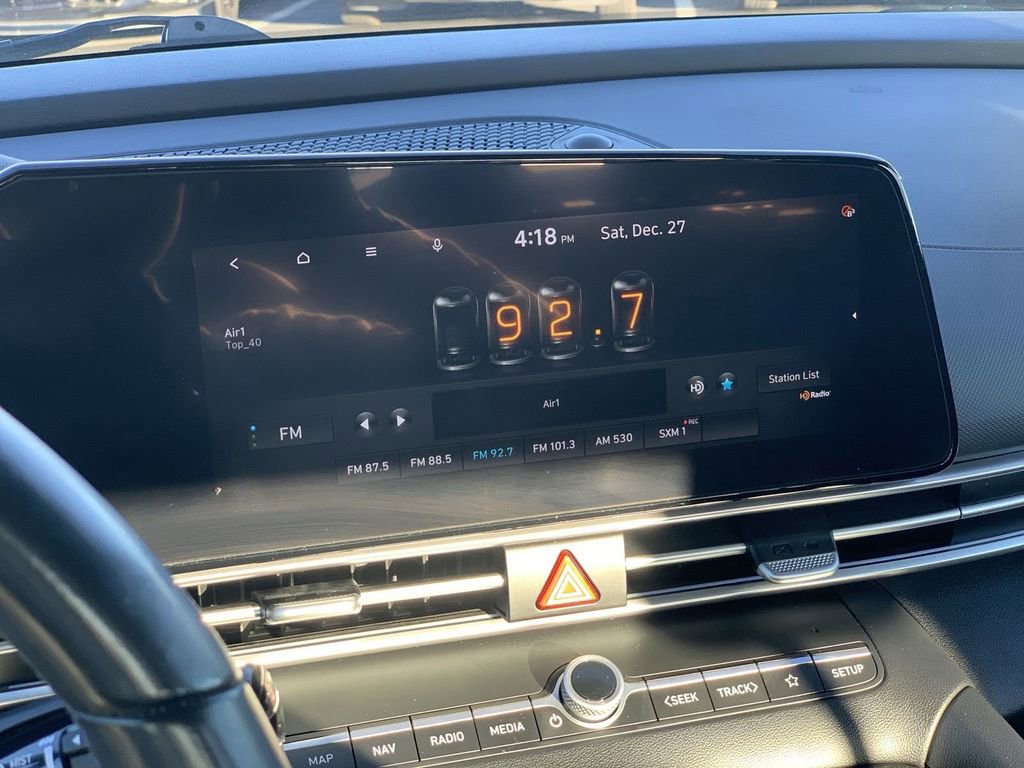 Used 2023 Hyundai Elantra Limited w/ Cargo Package image 10