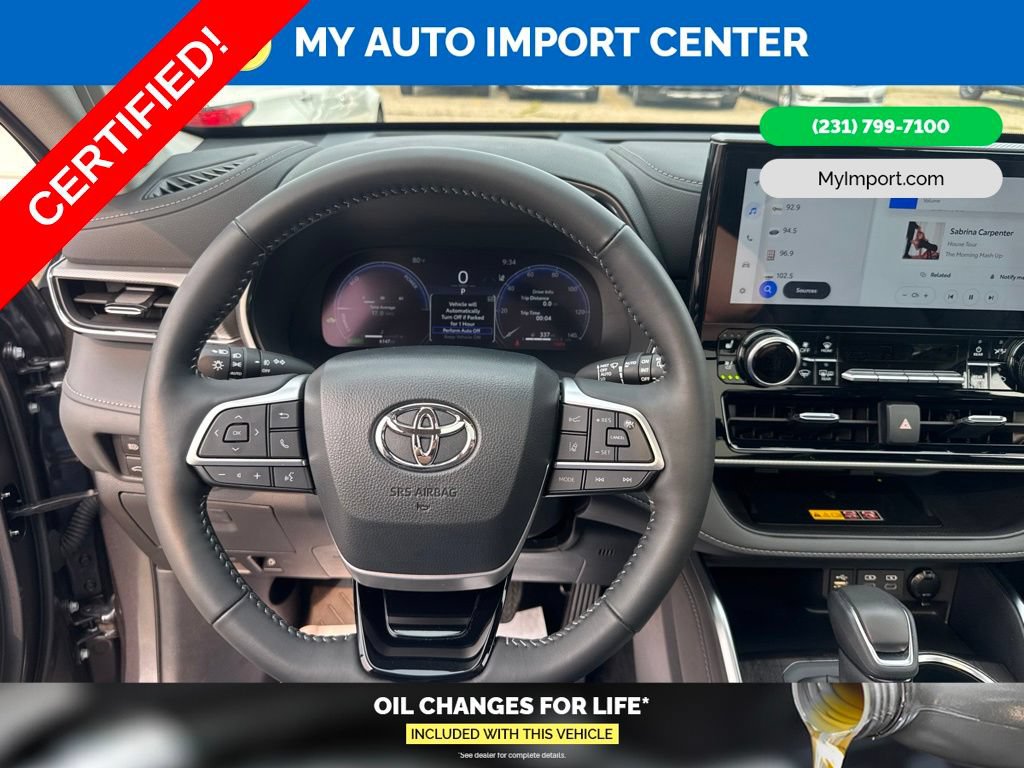 Certified 2025 Toyota Highlander Platinum AWD/4WD image 16