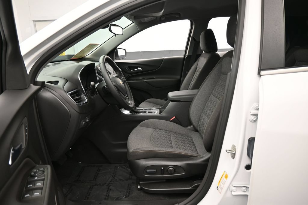 Used 2024 Chevrolet Equinox LT FWD image 11