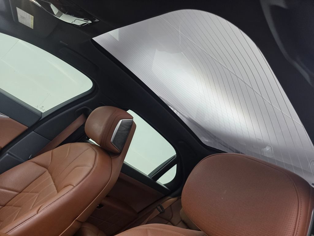 Certified 2023 BMW i7 xDrive60 AWD/4WD image 12