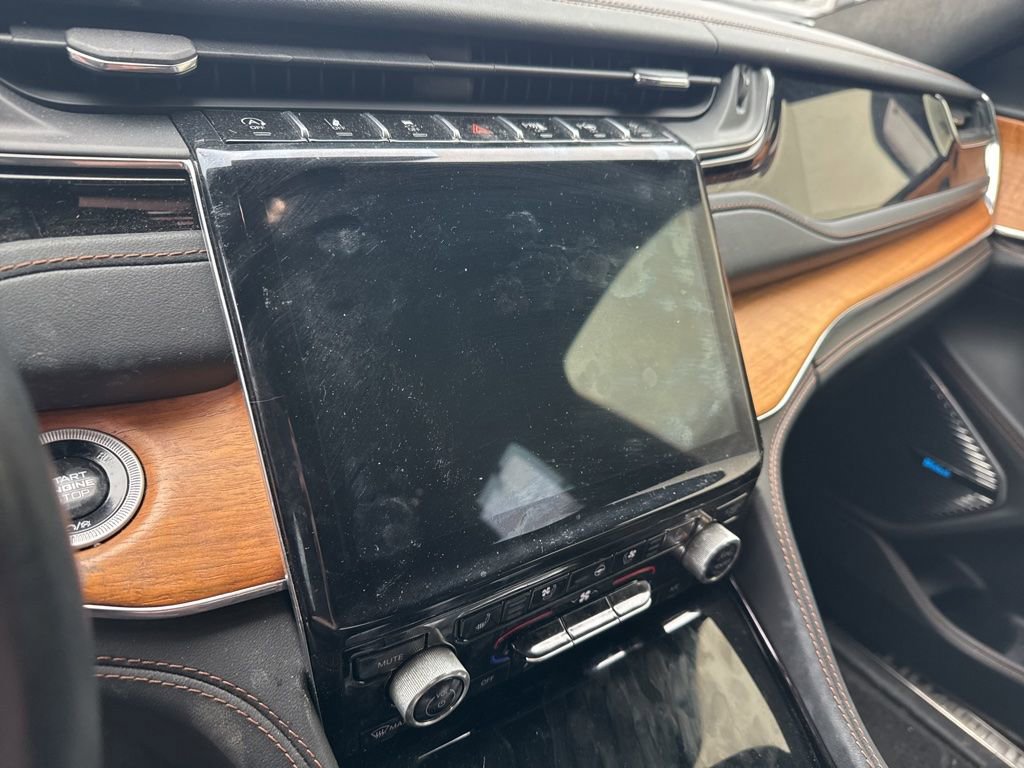 Used 2024 Jeep Grand Cherokee L Summit image 11