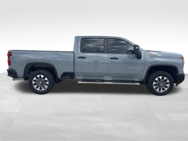 Used 2025 Chevrolet Silverado 2500 Custom w/ Custom Value Package image 9