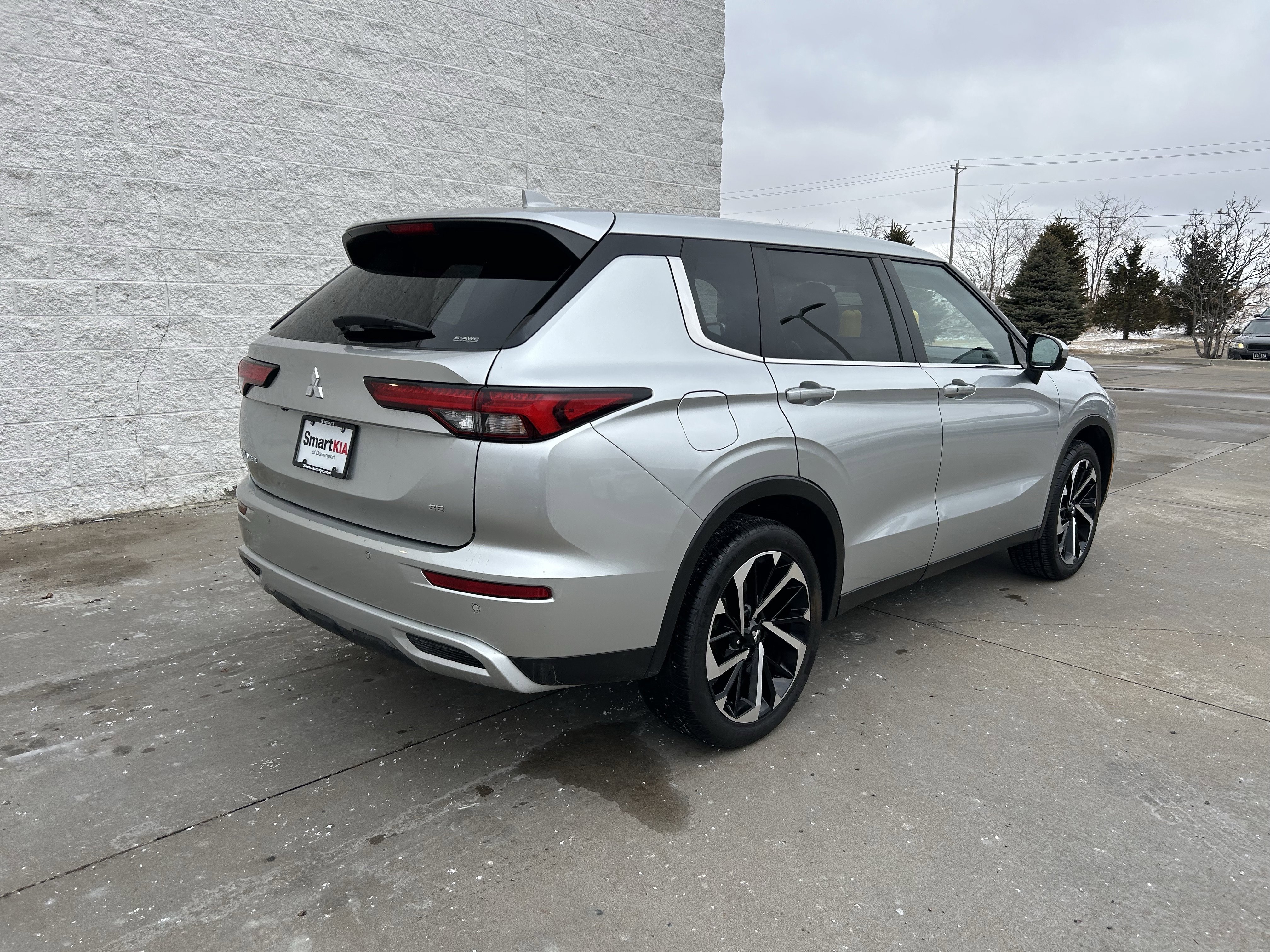 Used 2024 Mitsubishi Outlander Ralliart image 3