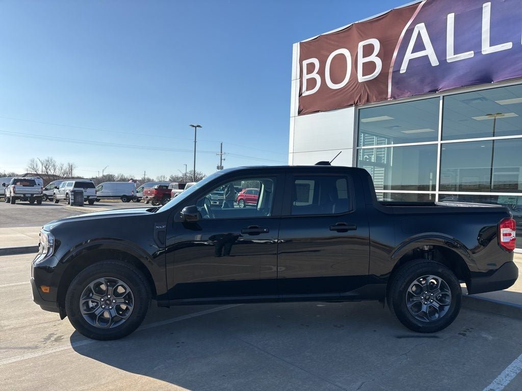 New 2026 Ford Maverick XLT w/ XLT Luxury Package AWD/4WD image 2