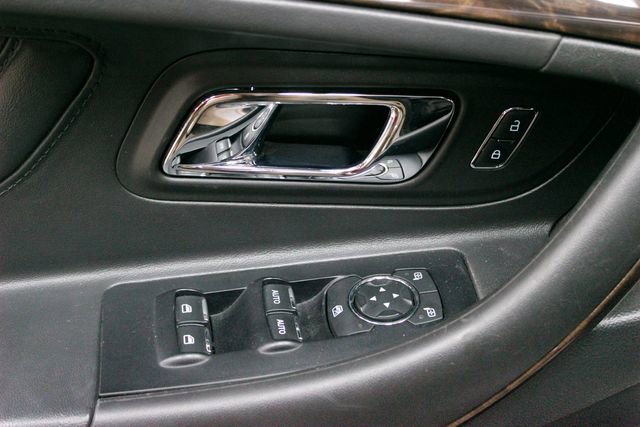 Used 2018 Ford Taurus Limited AWD/4WD image 17