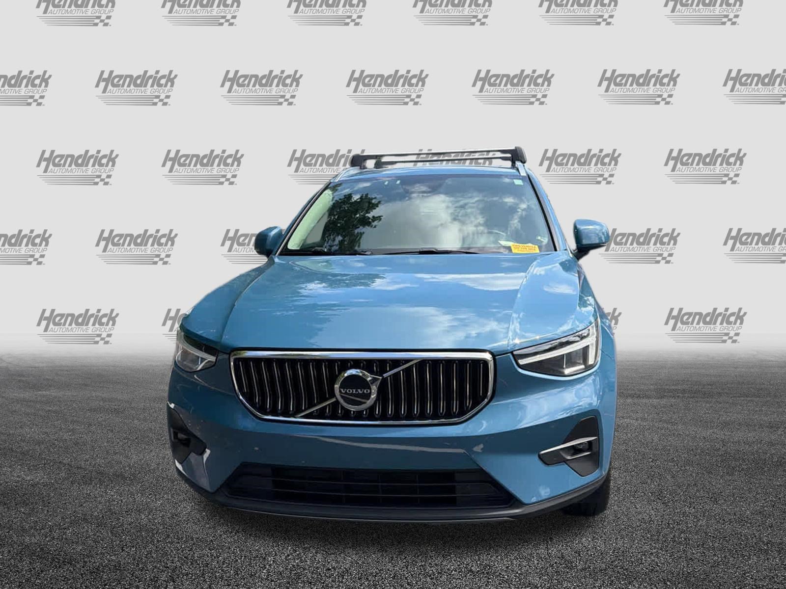 Certified 2023 Volvo XC40 B5 Plus w/ Climate Package AWD/4WD image 5