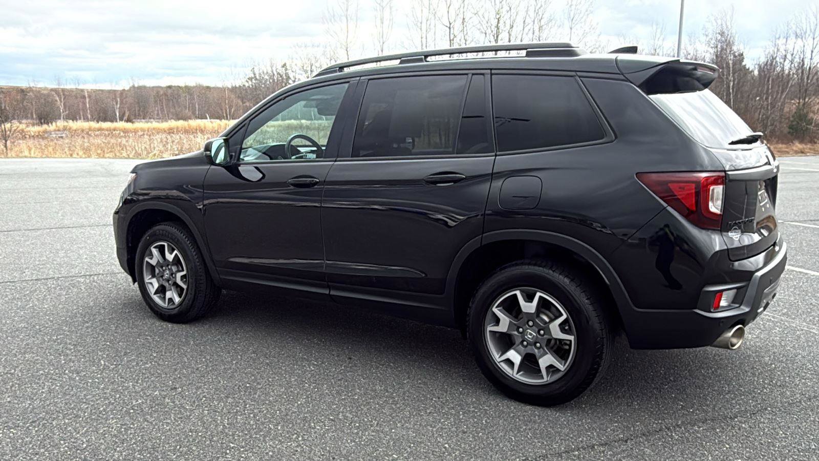 Used 2022 Honda Passport TrailSport image 11