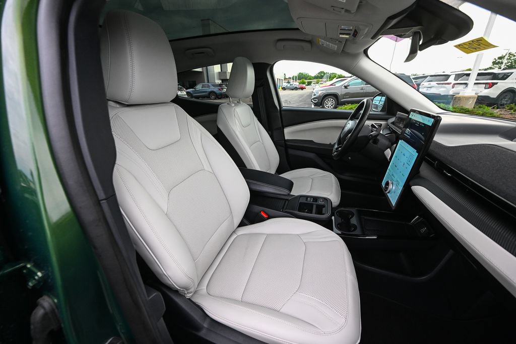 Used 2025 Ford Mustang Mach-E Premium AWD/4WD image 25