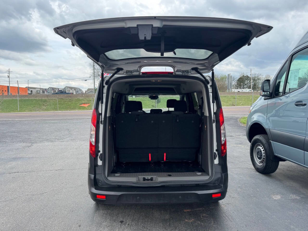 Used 2021 Ford Transit Connect XL image 9