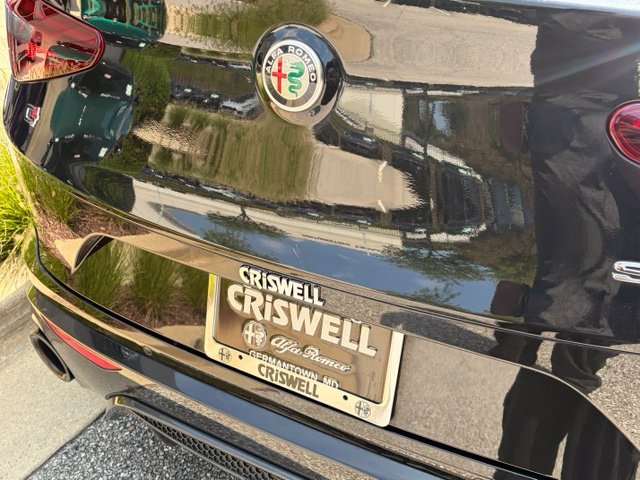 Used 2023 Alfa Romeo Stelvio Veloce AWD/4WD image 17