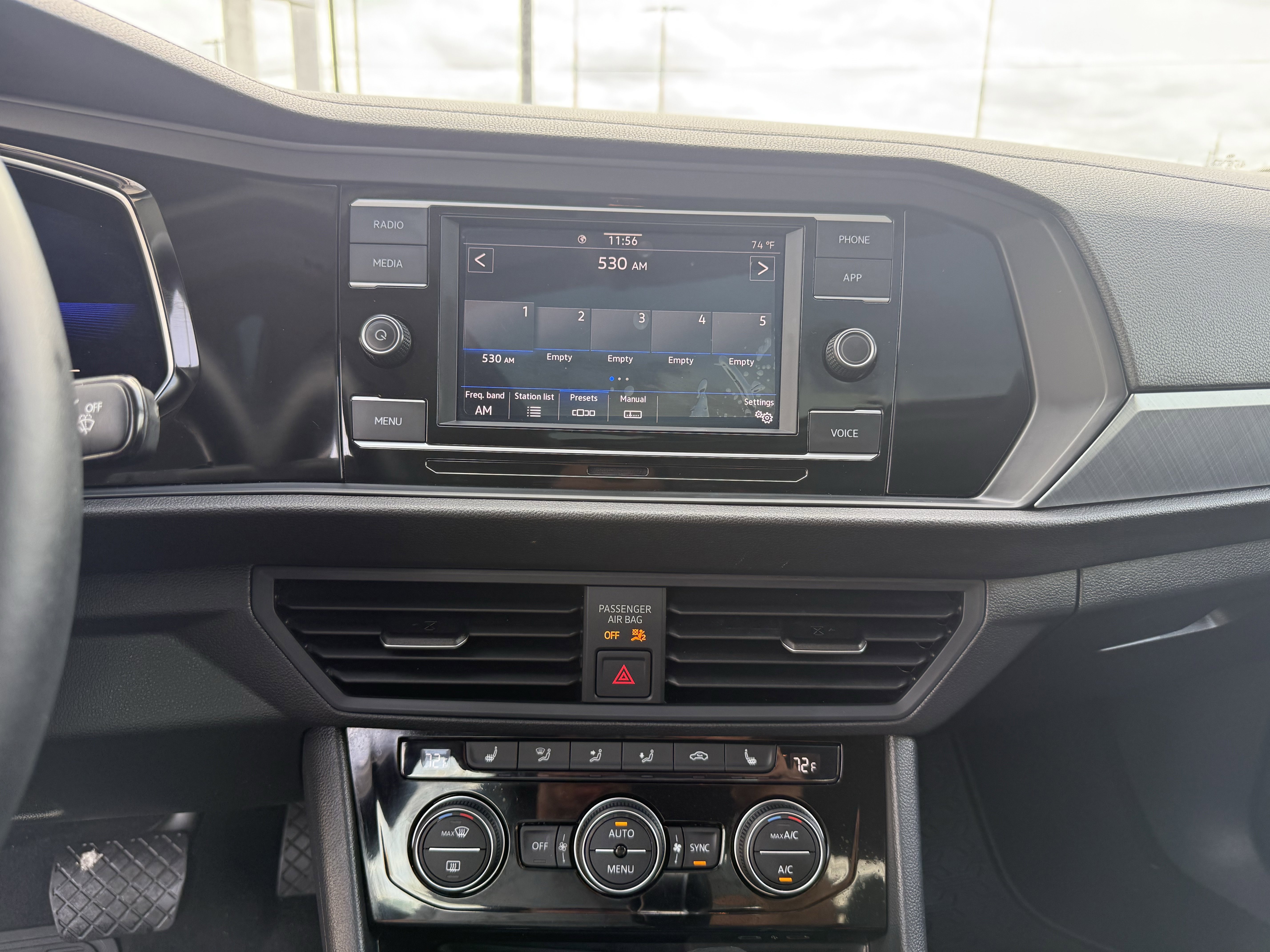 Used 2022 Volkswagen Jetta SE image 21