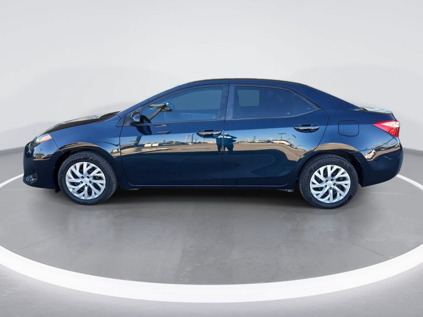 Used 2019 Toyota Corolla LE w/ Carpet Mat Package (TMS) FWD image 5
