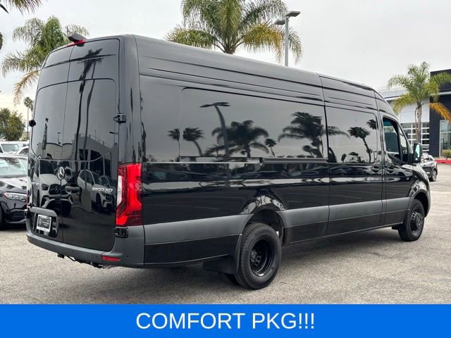 Used 2024 Mercedes-Benz Sprinter 3500 image 3