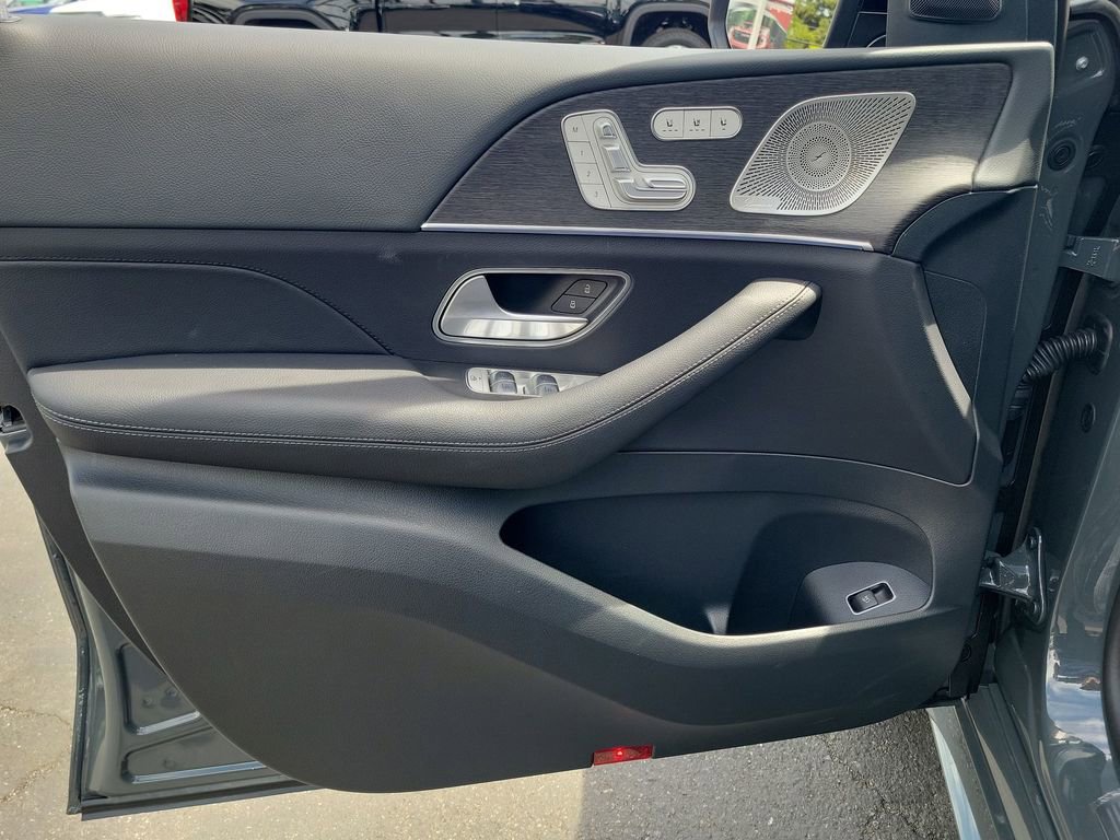 Used 2026 Mercedes-Benz GLS 450 4MATIC image 23