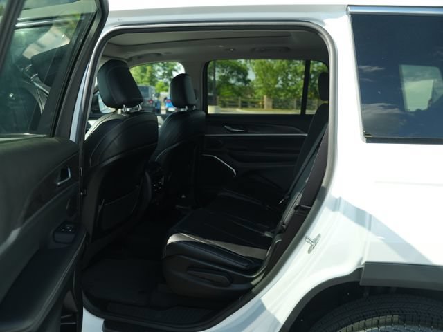 Used 2022 Jeep Grand Cherokee L Limited AWD/4WD image 17