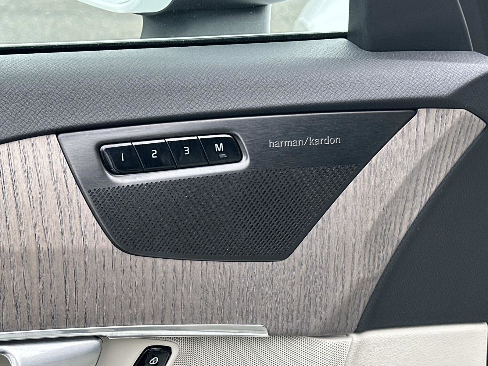 Certified 2023 Volvo XC90 B6 Plus w/ Protection Package Premier image 16