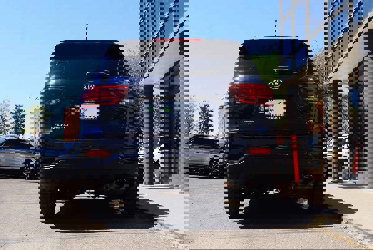 Used 2019 Kia Sorento S image 12