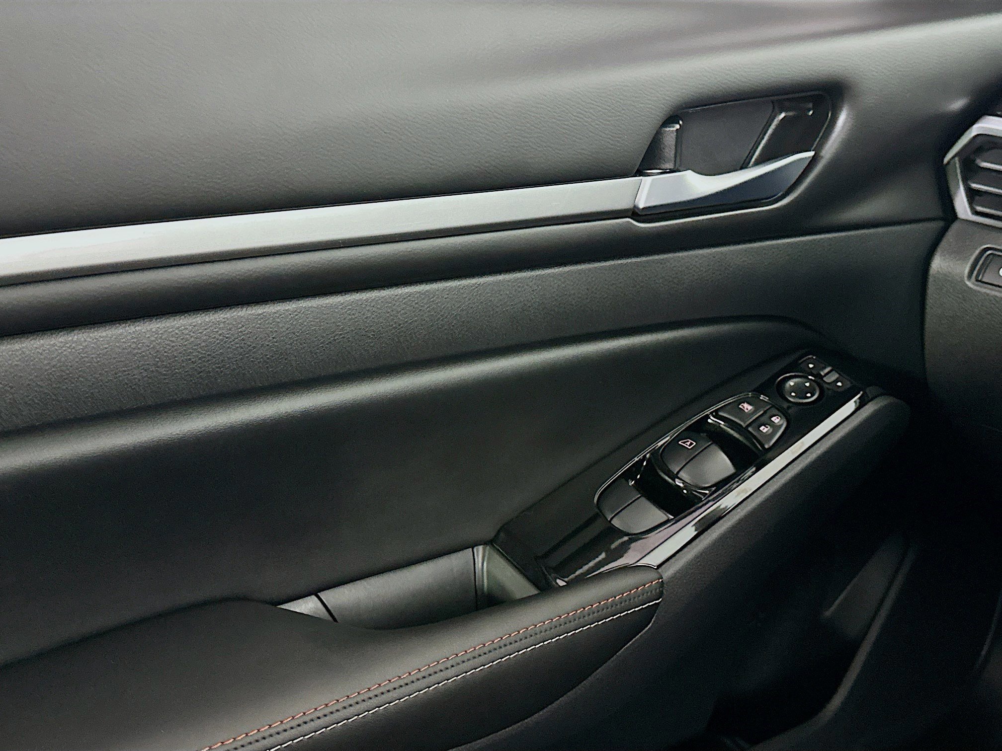 Used 2024 Nissan Altima 2.0 SR image 15