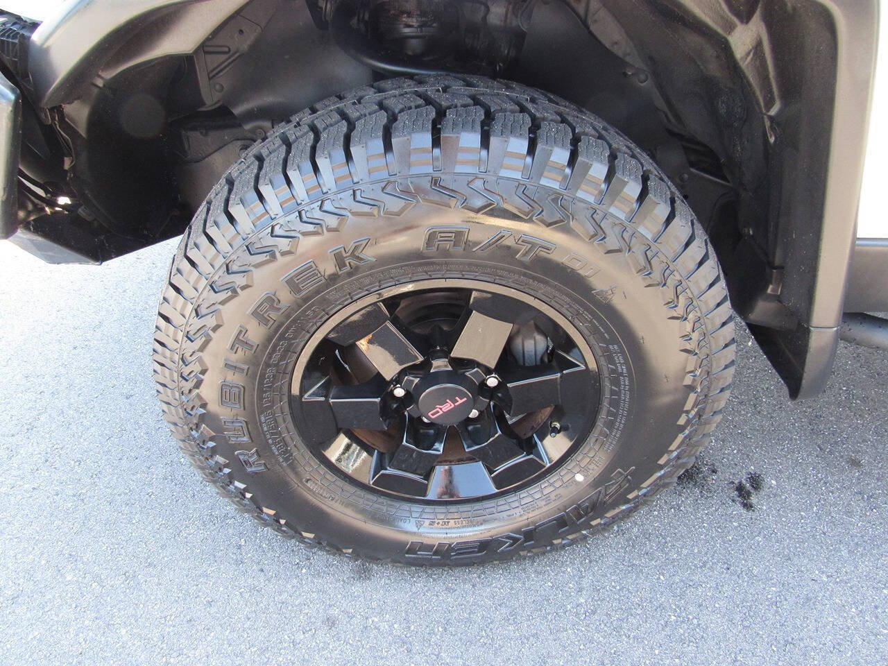 Used 2014 Toyota FJ Cruiser 4WD w/ Upgrade Package image 13