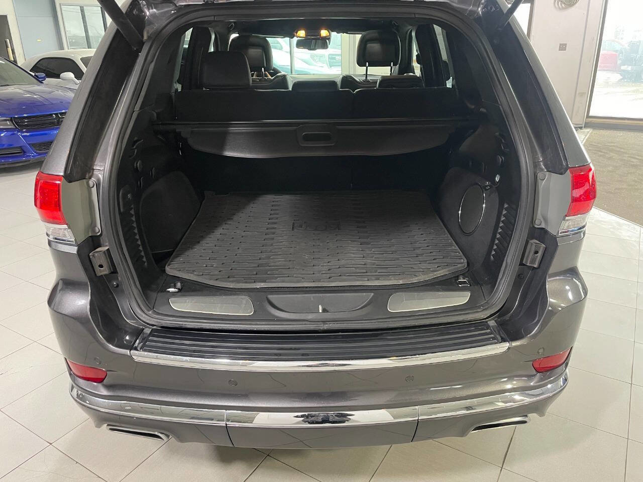 Used 2016 Jeep Grand Cherokee Summit AWD/4WD image 7
